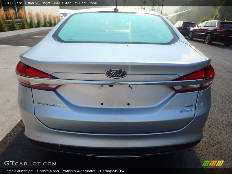 Ingot Silver / Medium Light Stone 2017 Ford Fusion SE