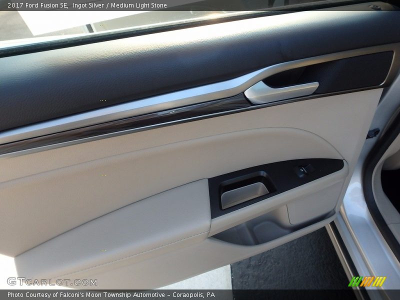 Ingot Silver / Medium Light Stone 2017 Ford Fusion SE