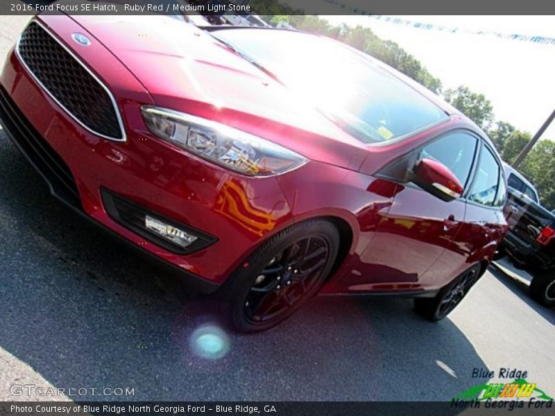 Ruby Red / Medium Light Stone 2016 Ford Focus SE Hatch