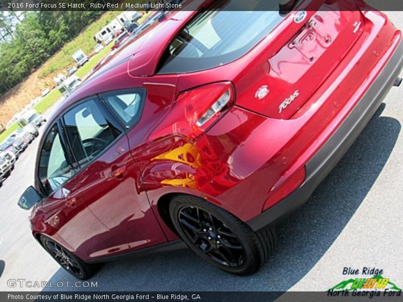 Ruby Red / Medium Light Stone 2016 Ford Focus SE Hatch
