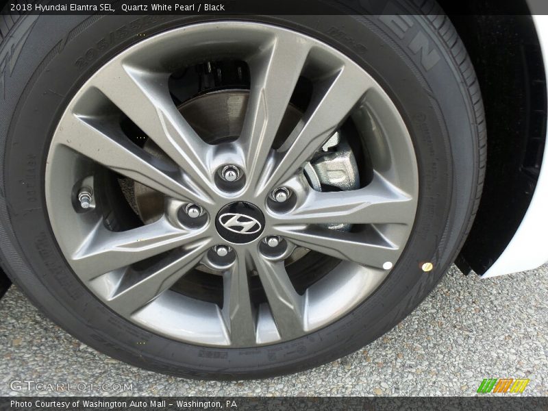 Quartz White Pearl / Black 2018 Hyundai Elantra SEL