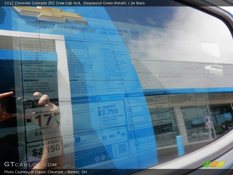 Deepwood Green Metallic / Jet Black 2017 Chevrolet Colorado ZR2 Crew Cab 4x4