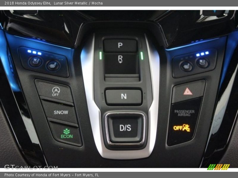 Lunar Silver Metallic / Mocha 2018 Honda Odyssey Elite