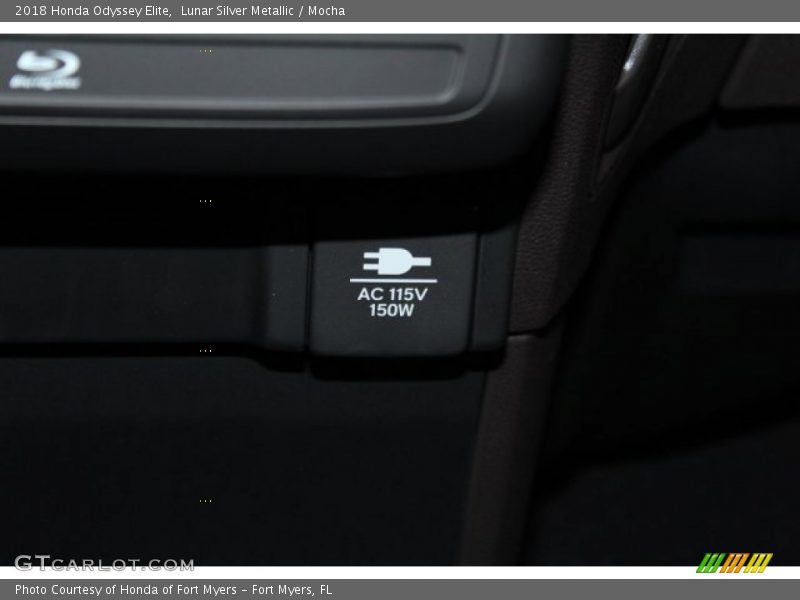 Lunar Silver Metallic / Mocha 2018 Honda Odyssey Elite