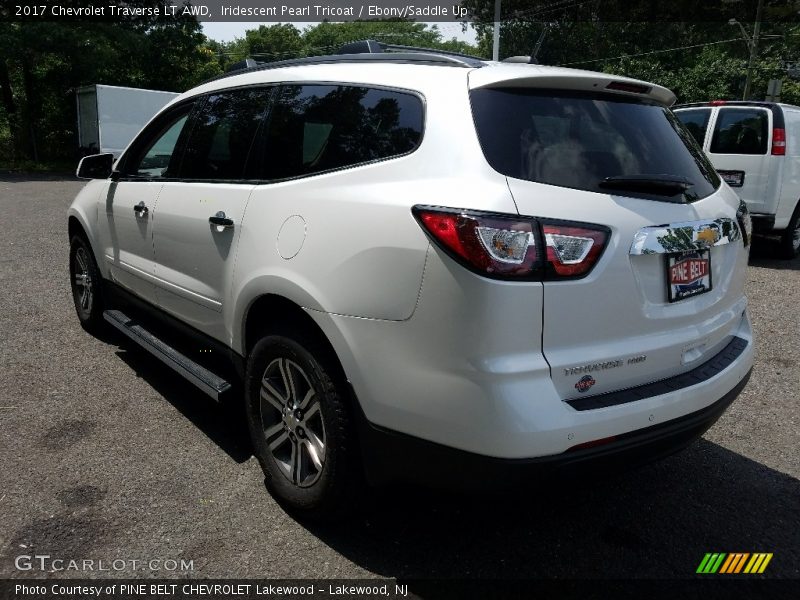 Iridescent Pearl Tricoat / Ebony/Saddle Up 2017 Chevrolet Traverse LT AWD