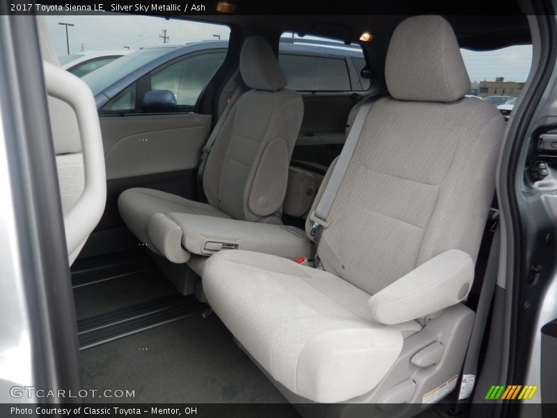 Silver Sky Metallic / Ash 2017 Toyota Sienna LE