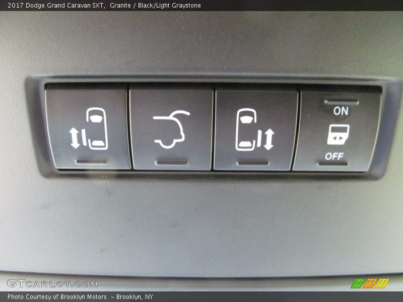 Granite / Black/Light Graystone 2017 Dodge Grand Caravan SXT