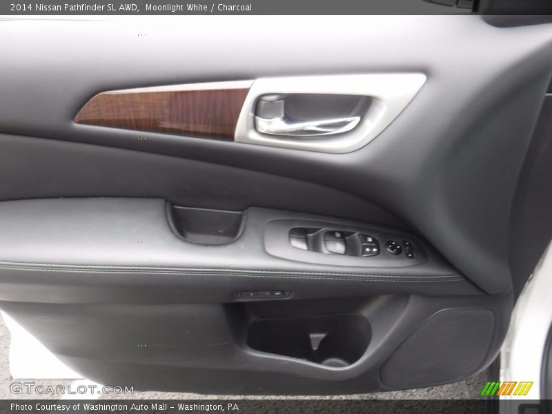 Moonlight White / Charcoal 2014 Nissan Pathfinder SL AWD