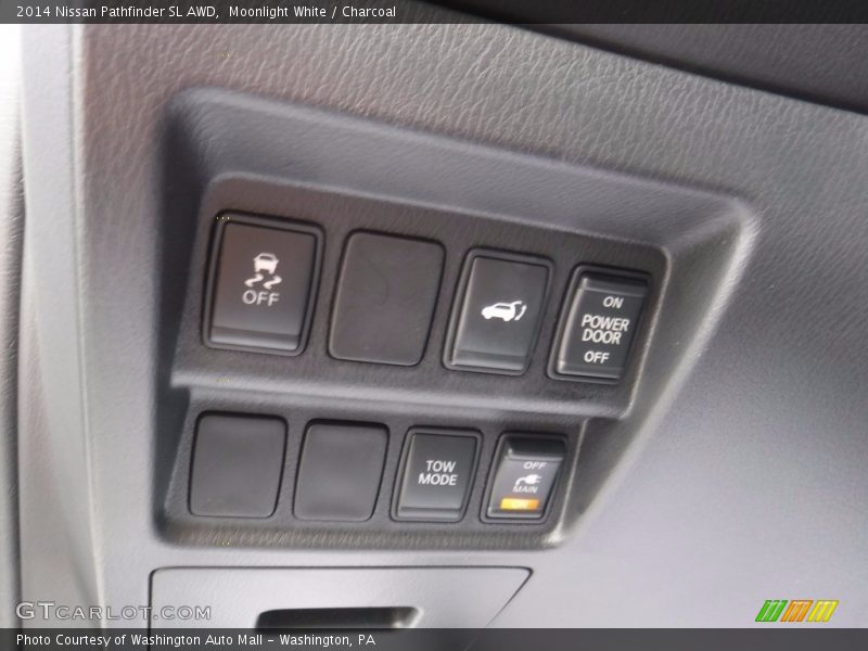 Moonlight White / Charcoal 2014 Nissan Pathfinder SL AWD