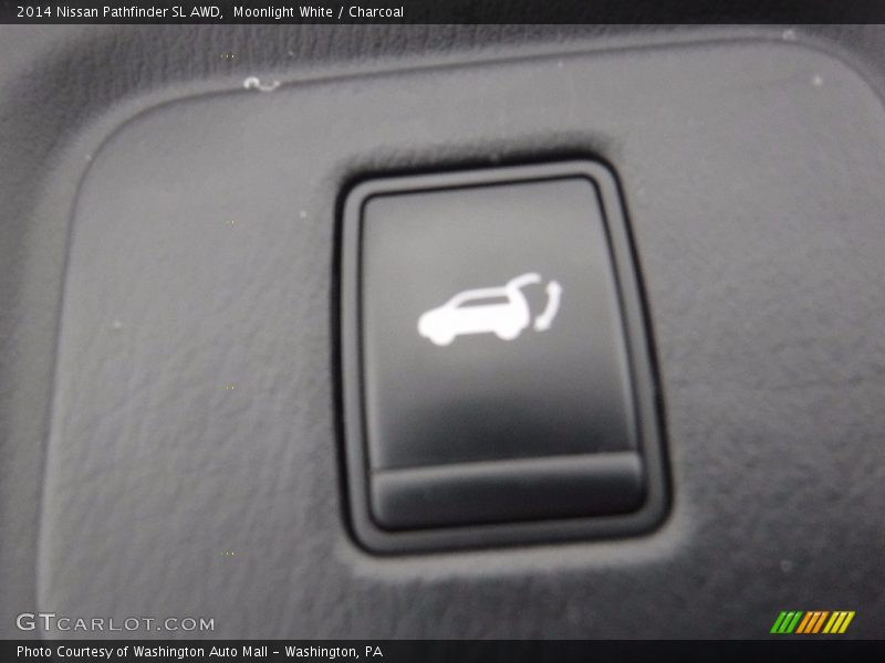Moonlight White / Charcoal 2014 Nissan Pathfinder SL AWD