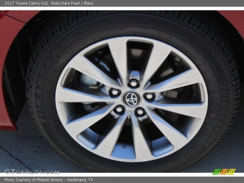 Ruby Flare Pearl / Black 2017 Toyota Camry XLE