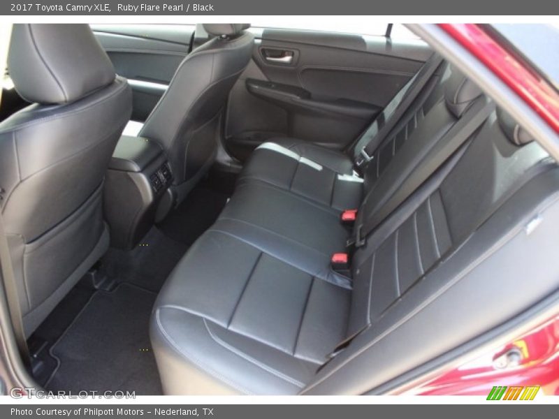 Ruby Flare Pearl / Black 2017 Toyota Camry XLE