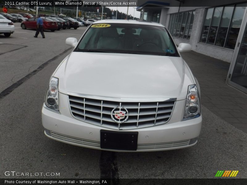 White Diamond Tricoat / Shale/Cocoa Accents 2011 Cadillac DTS Luxury