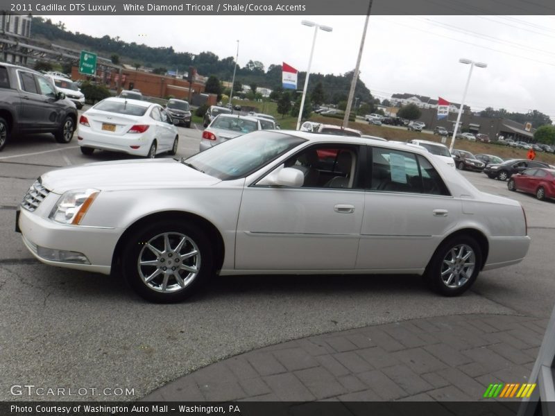 White Diamond Tricoat / Shale/Cocoa Accents 2011 Cadillac DTS Luxury
