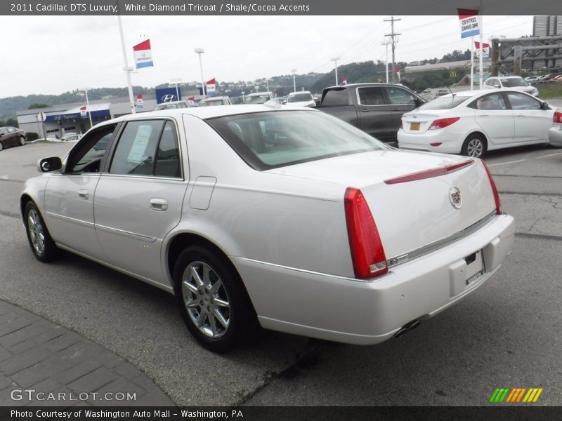 White Diamond Tricoat / Shale/Cocoa Accents 2011 Cadillac DTS Luxury