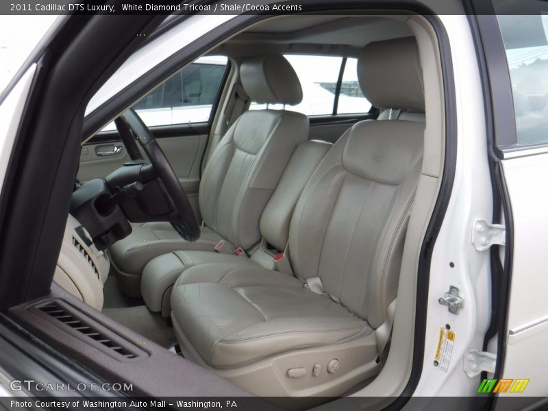 White Diamond Tricoat / Shale/Cocoa Accents 2011 Cadillac DTS Luxury