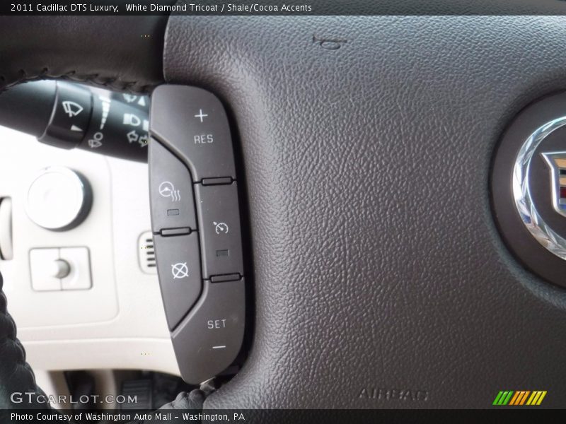 White Diamond Tricoat / Shale/Cocoa Accents 2011 Cadillac DTS Luxury