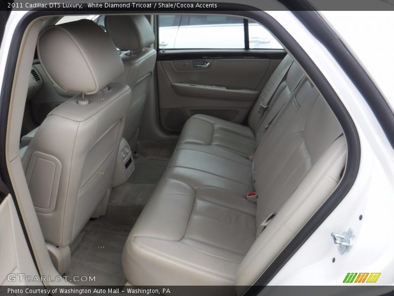 White Diamond Tricoat / Shale/Cocoa Accents 2011 Cadillac DTS Luxury