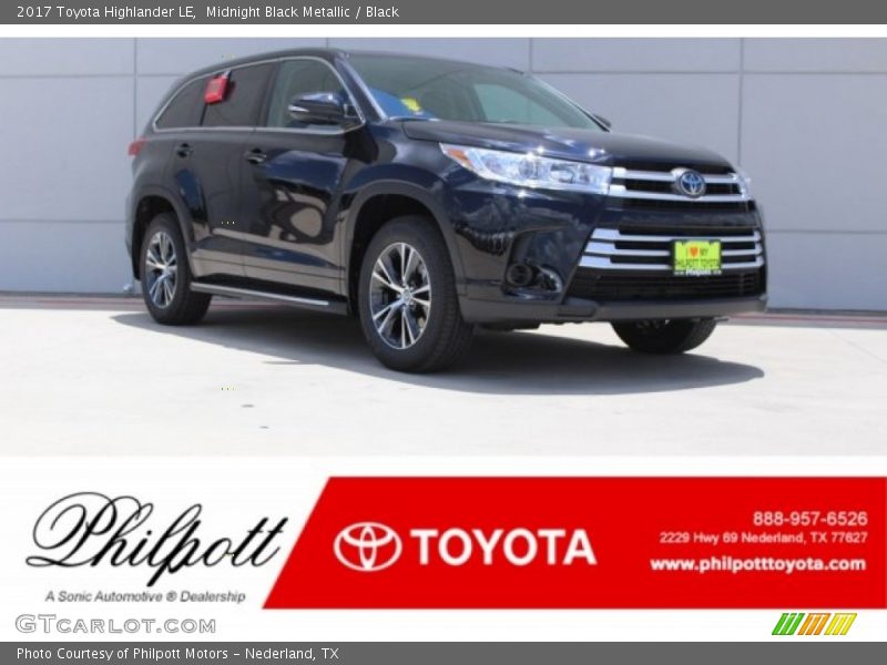 Midnight Black Metallic / Black 2017 Toyota Highlander LE