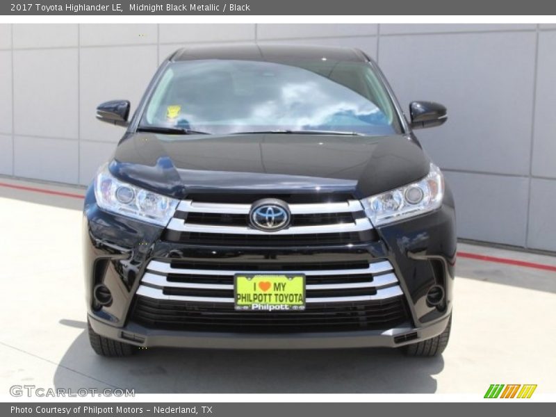 Midnight Black Metallic / Black 2017 Toyota Highlander LE
