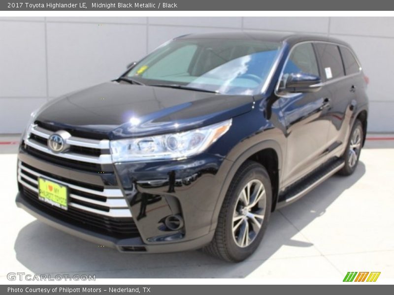 Midnight Black Metallic / Black 2017 Toyota Highlander LE