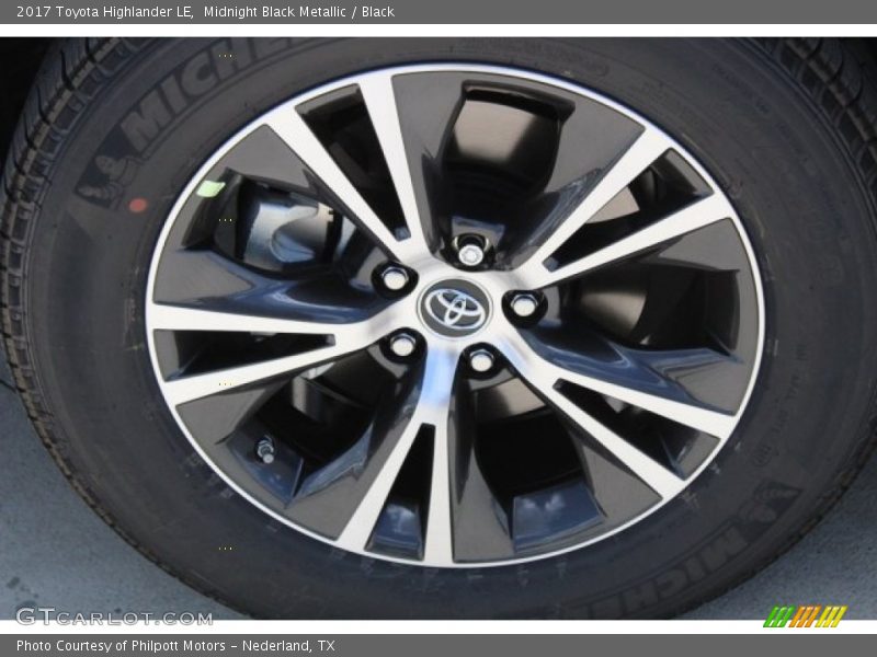 Midnight Black Metallic / Black 2017 Toyota Highlander LE