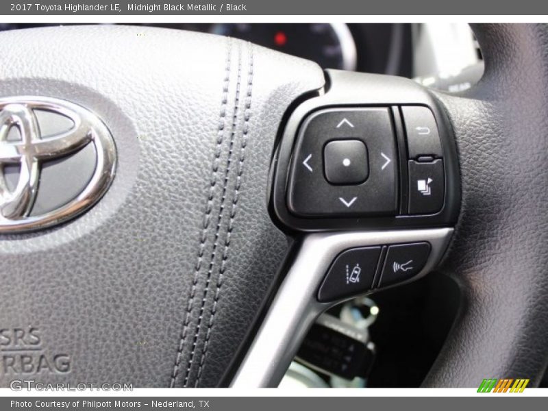 Midnight Black Metallic / Black 2017 Toyota Highlander LE