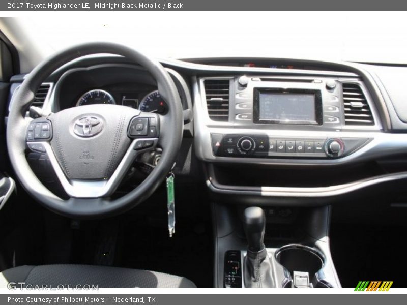 Midnight Black Metallic / Black 2017 Toyota Highlander LE