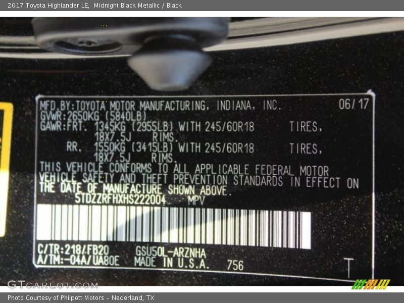 Midnight Black Metallic / Black 2017 Toyota Highlander LE