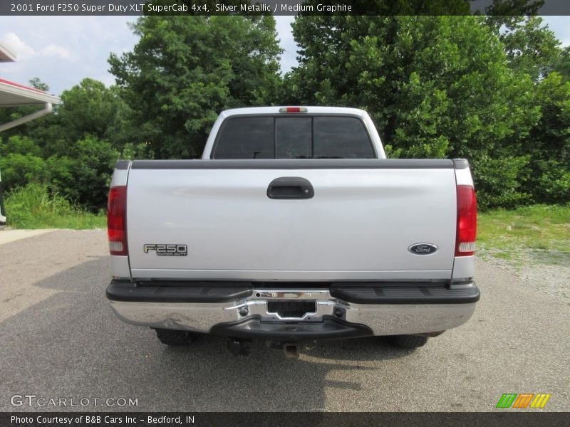 Silver Metallic / Medium Graphite 2001 Ford F250 Super Duty XLT SuperCab 4x4