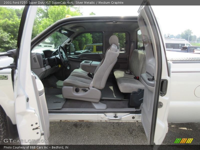 Silver Metallic / Medium Graphite 2001 Ford F250 Super Duty XLT SuperCab 4x4
