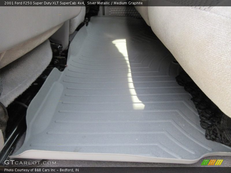 Silver Metallic / Medium Graphite 2001 Ford F250 Super Duty XLT SuperCab 4x4