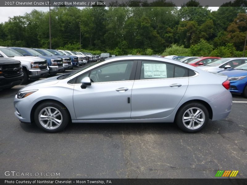 Arctic Blue Metallic / Jet Black 2017 Chevrolet Cruze LT