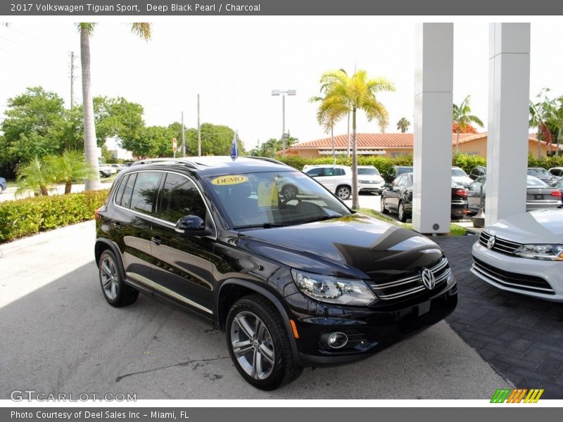 Deep Black Pearl / Charcoal 2017 Volkswagen Tiguan Sport