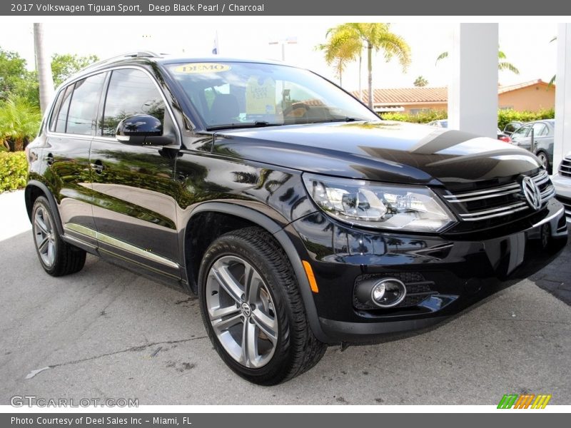 Deep Black Pearl / Charcoal 2017 Volkswagen Tiguan Sport