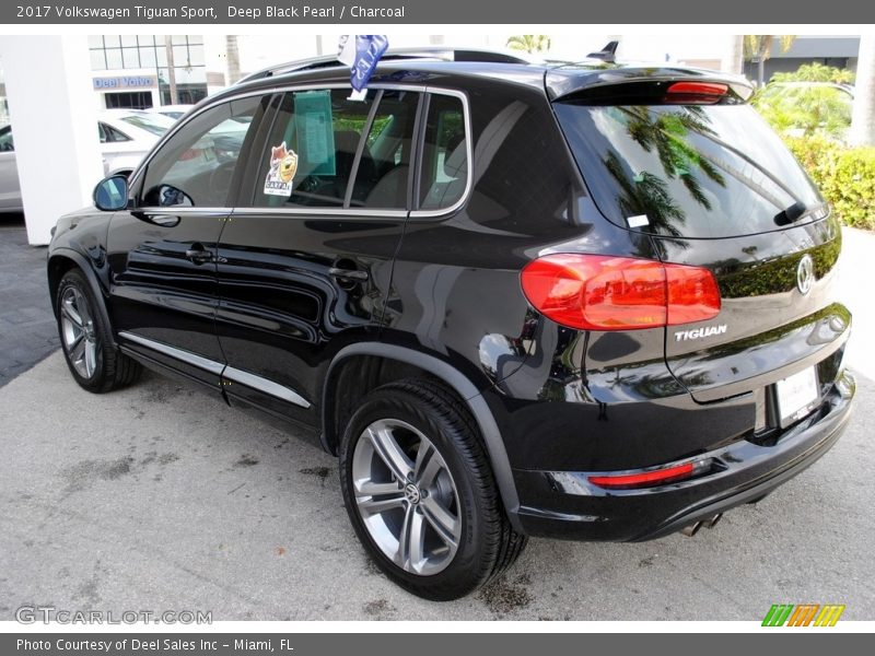 Deep Black Pearl / Charcoal 2017 Volkswagen Tiguan Sport