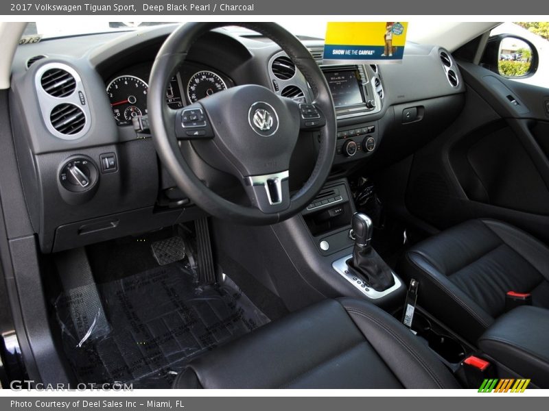 Deep Black Pearl / Charcoal 2017 Volkswagen Tiguan Sport