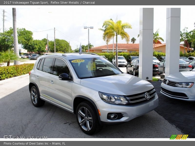 Reflex Silver Metallic / Charcoal 2017 Volkswagen Tiguan Sport