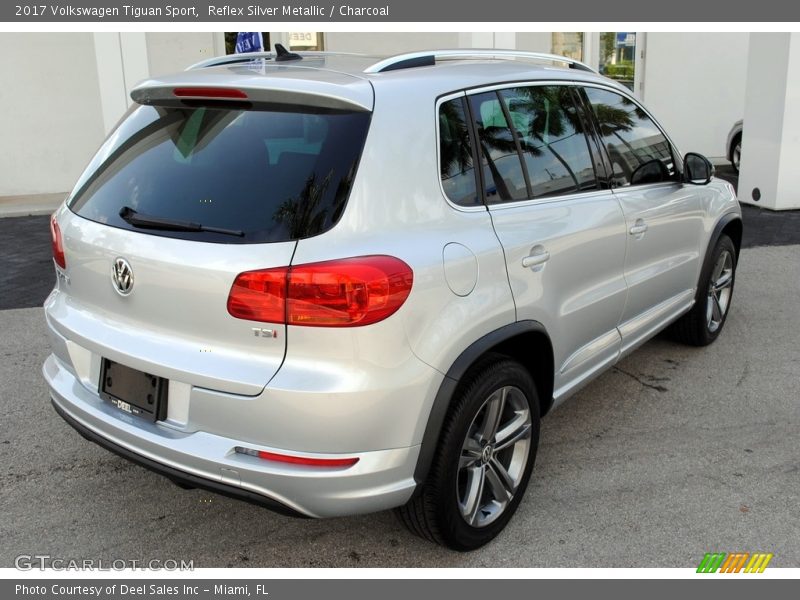 Reflex Silver Metallic / Charcoal 2017 Volkswagen Tiguan Sport