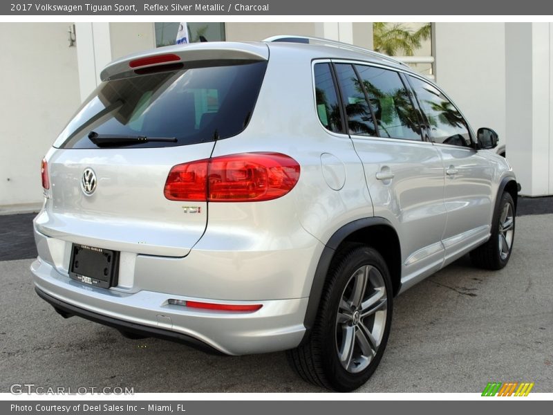 Reflex Silver Metallic / Charcoal 2017 Volkswagen Tiguan Sport