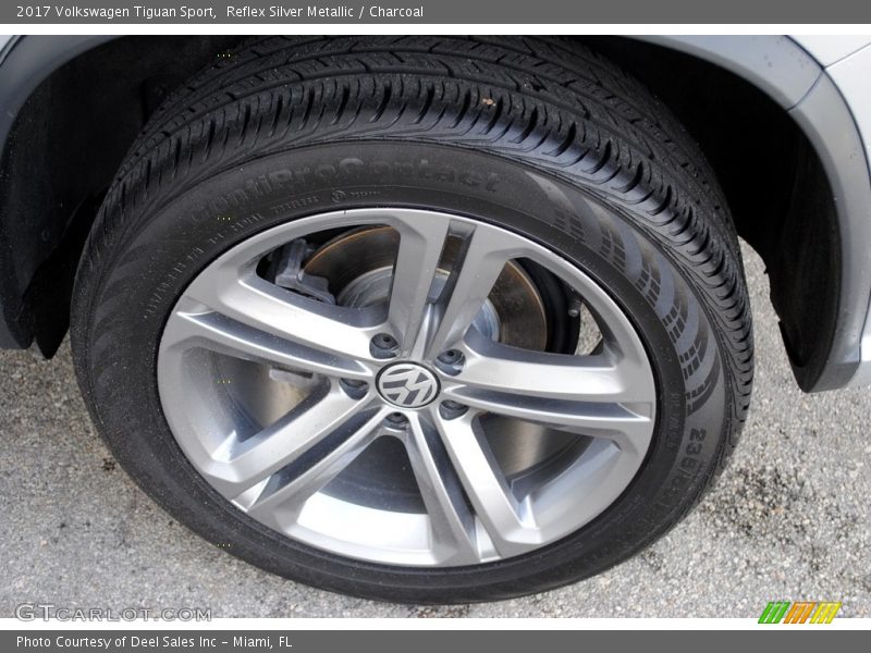 Reflex Silver Metallic / Charcoal 2017 Volkswagen Tiguan Sport