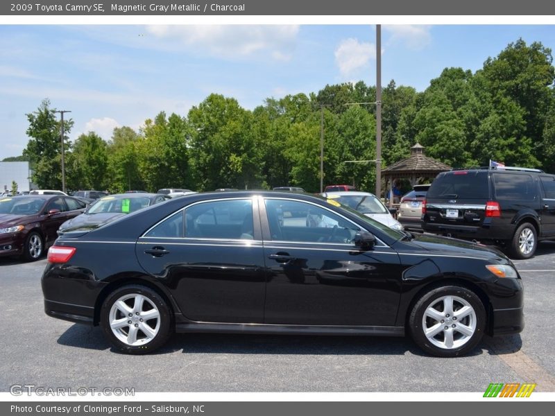 Magnetic Gray Metallic / Charcoal 2009 Toyota Camry SE