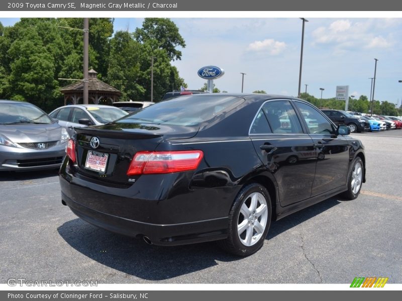 Magnetic Gray Metallic / Charcoal 2009 Toyota Camry SE