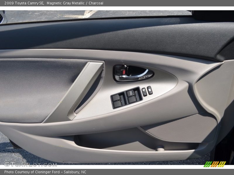 Magnetic Gray Metallic / Charcoal 2009 Toyota Camry SE