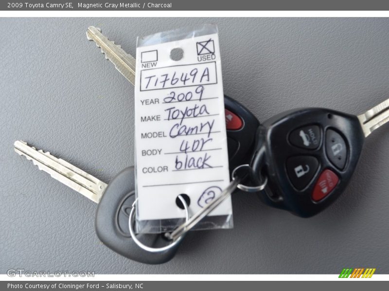 Magnetic Gray Metallic / Charcoal 2009 Toyota Camry SE