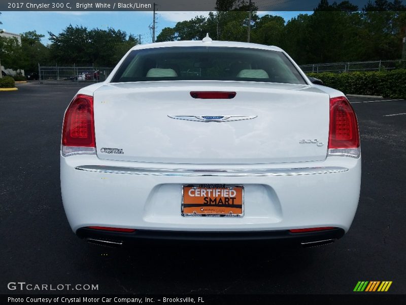 Bright White / Black/Linen 2017 Chrysler 300 C
