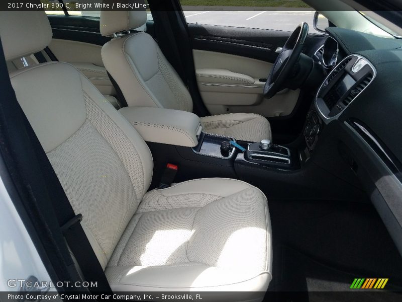 Bright White / Black/Linen 2017 Chrysler 300 C