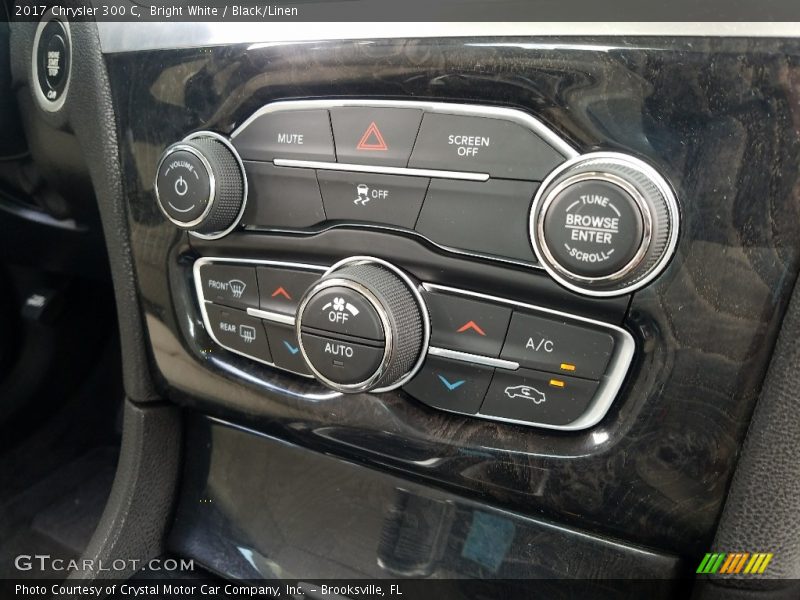Bright White / Black/Linen 2017 Chrysler 300 C