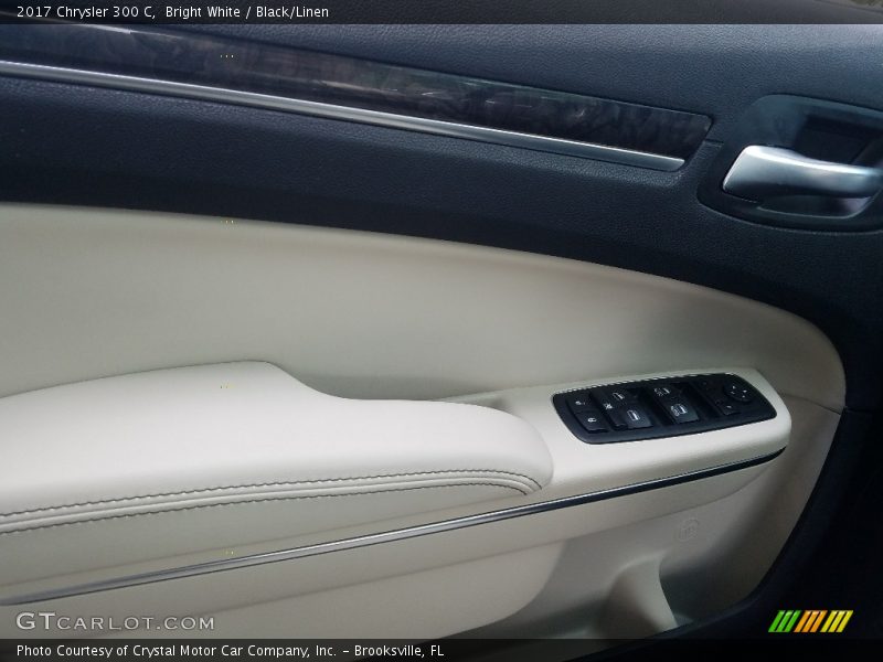 Bright White / Black/Linen 2017 Chrysler 300 C
