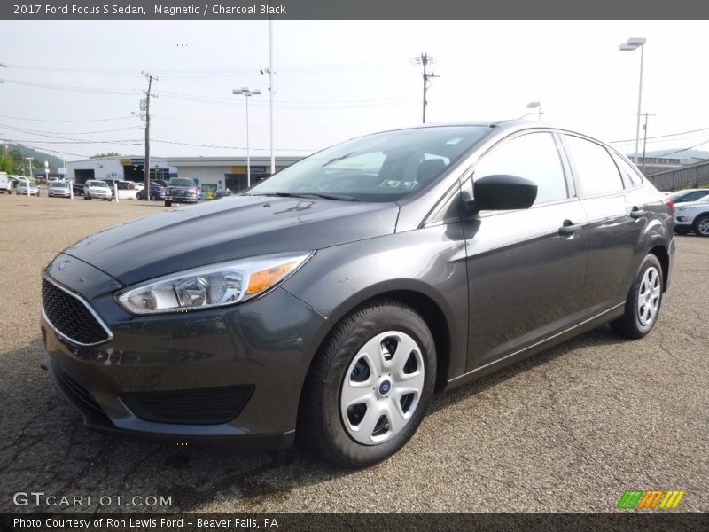 Magnetic / Charcoal Black 2017 Ford Focus S Sedan